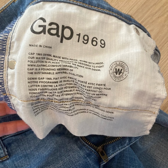 GAP 34R Stretchy Raw Edge Jeans - Picture 10 of 11